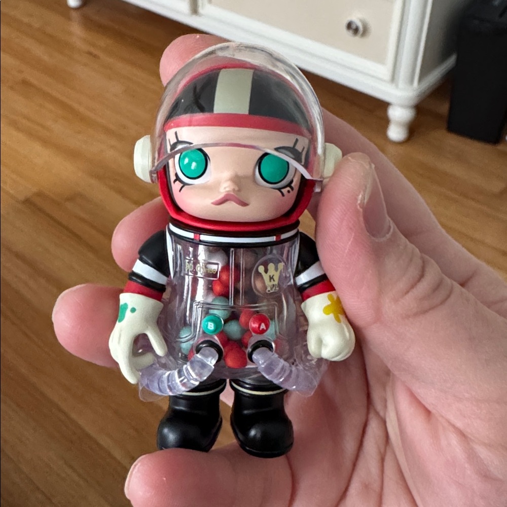 SOLD - Mega Space Molly Series 03 graffiti Toy new in box